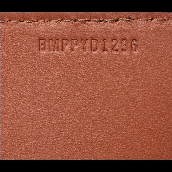 BURBERRY OXFORD EMBOSSED TRIPLE BELT PURSE NWT 1990.00 - Picture 9 of 11